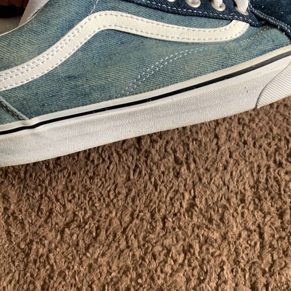 Vans - Picture 2 of 4